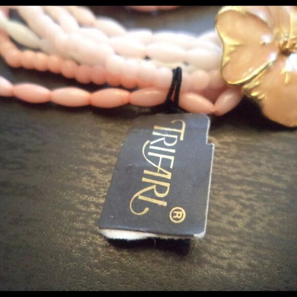 RARE VINTAGE ESTATE SIGNED TRIFARI ENAMELED FLOWER 30" NECKLACE NWT NOS - Picture 3 of 5